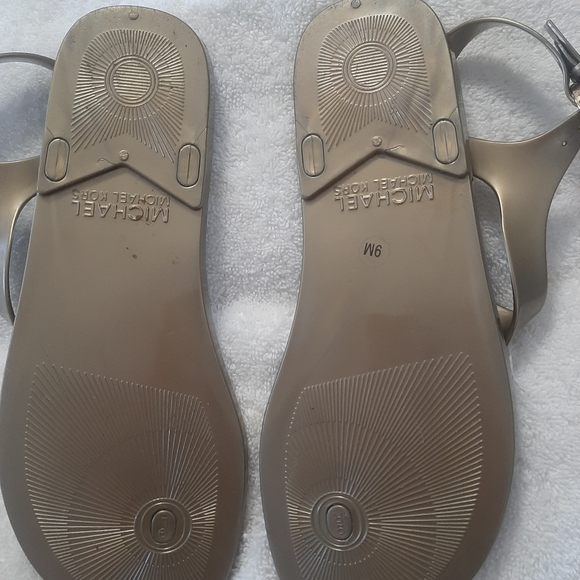 Sandals - Picture 2 of 5